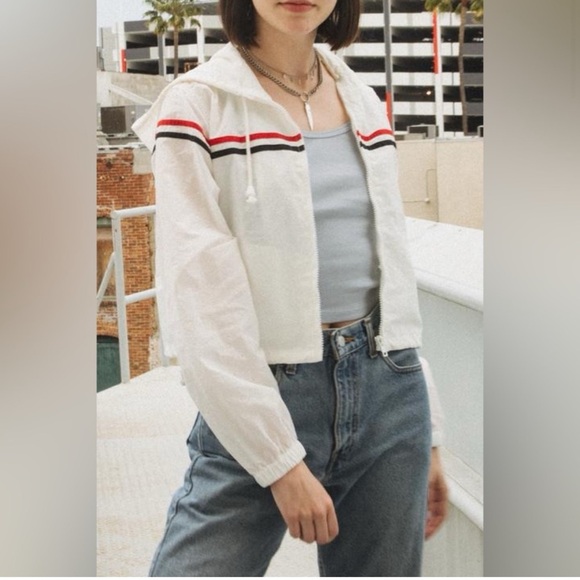 ⭐️SOLD⭐️ JGalt Cropped White with Red and Blue Stripes Windbreaker - Picture 2 of 15